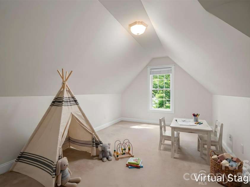 36 Poplar Creek Drive, Asheville, NC 28805.  MLS# CAR4394162, YatesRealty ID 33519. 