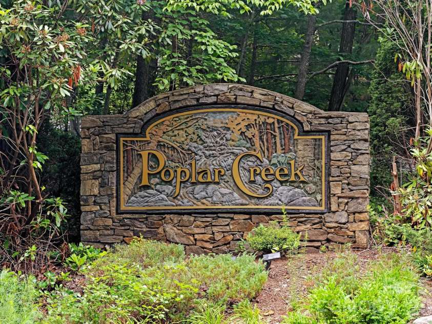 36 Poplar Creek Drive, Asheville, NC 28805.  MLS# CAR4394162, YatesRealty ID 33519. 