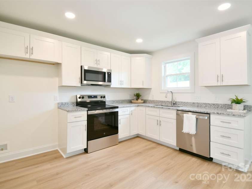 78 Sumner Avenue, Concord, NC 28027.  MLS# CAR4292324, YatesRealty ID 33519. 