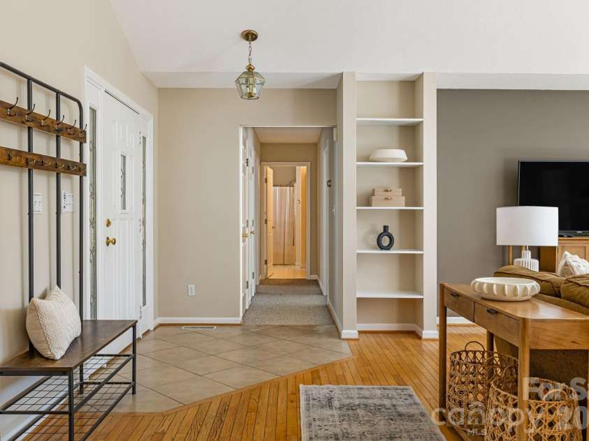269 Woodstock Drive, Burnsville, NC 28714.  MLS# CAR4340301, YatesRealty ID 3352. 