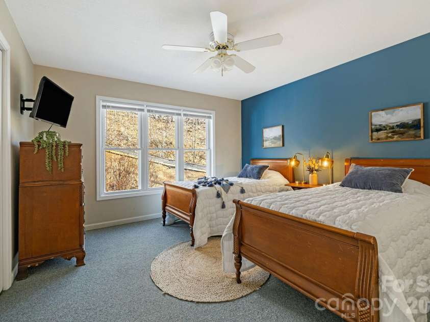 269 Woodstock Drive, Burnsville, NC 28714.  MLS# CAR4340301, YatesRealty ID 3352. 