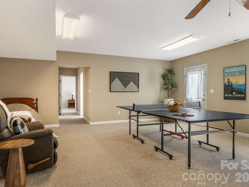 269 Woodstock Drive, Burnsville, NC 28714.  MLS# CAR4340301, YatesRealty ID 3352. 