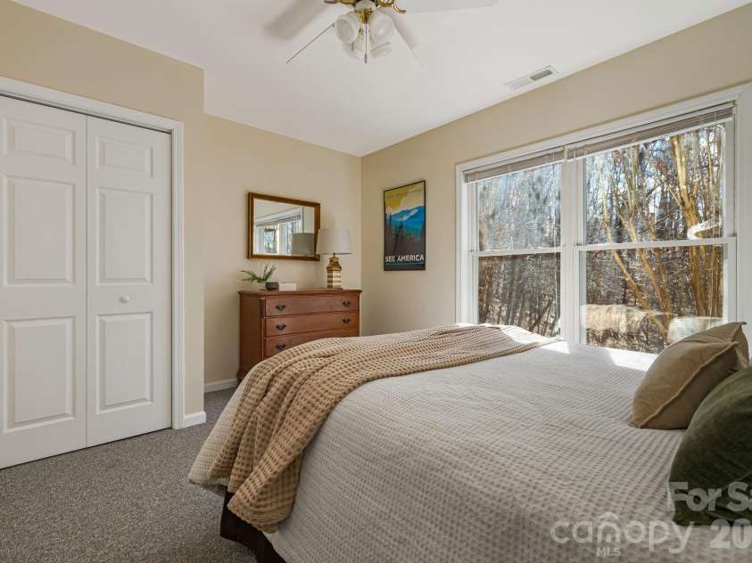 269 Woodstock Drive, Burnsville, NC 28714.  MLS# CAR4340301, YatesRealty ID 3352. 