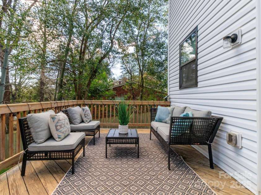 3200 Cosby Place, Charlotte, NC 28205.  MLS# CAR4239425, YatesRealty ID 3352. Back deck