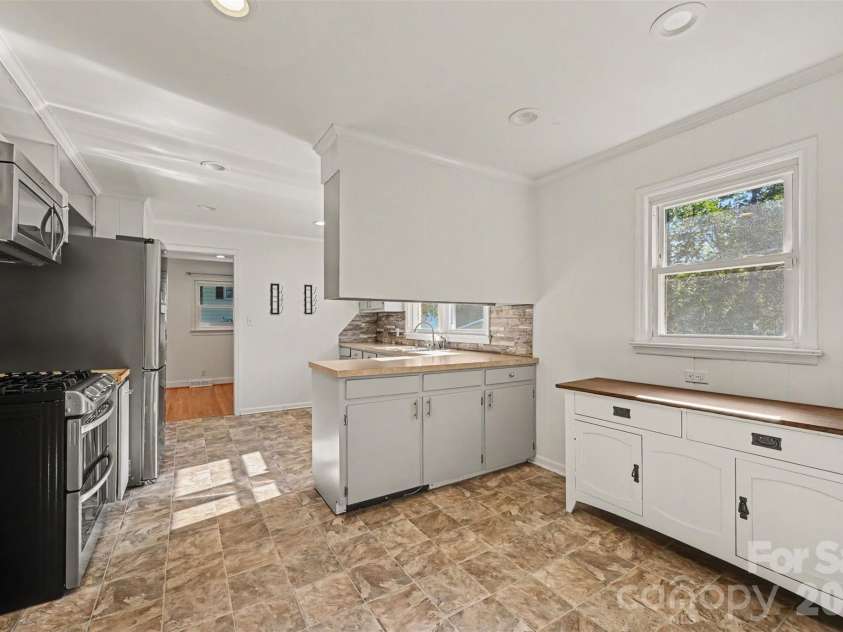 407 Beaver Street, Landis, NC 28088.  MLS# CAR4395164, YatesRealty ID 33520. 