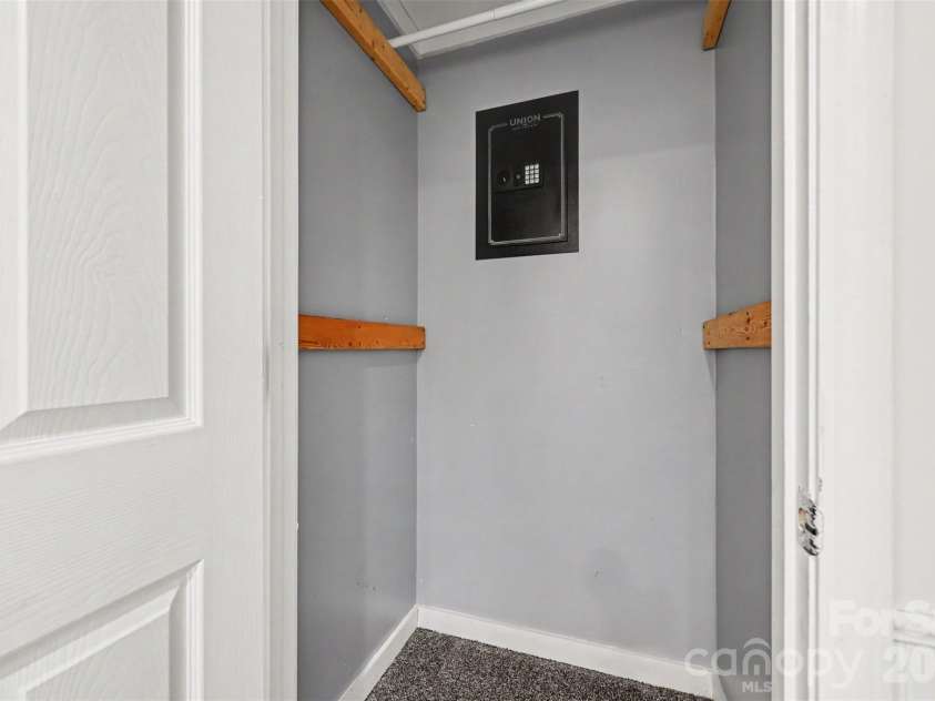407 Beaver Street, Landis, NC 28088.  MLS# CAR4395164, YatesRealty ID 33520. 
