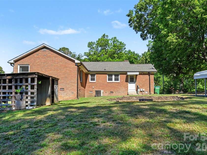 407 Beaver Street, Landis, NC 28088.  MLS# CAR4395164, YatesRealty ID 33520. 
