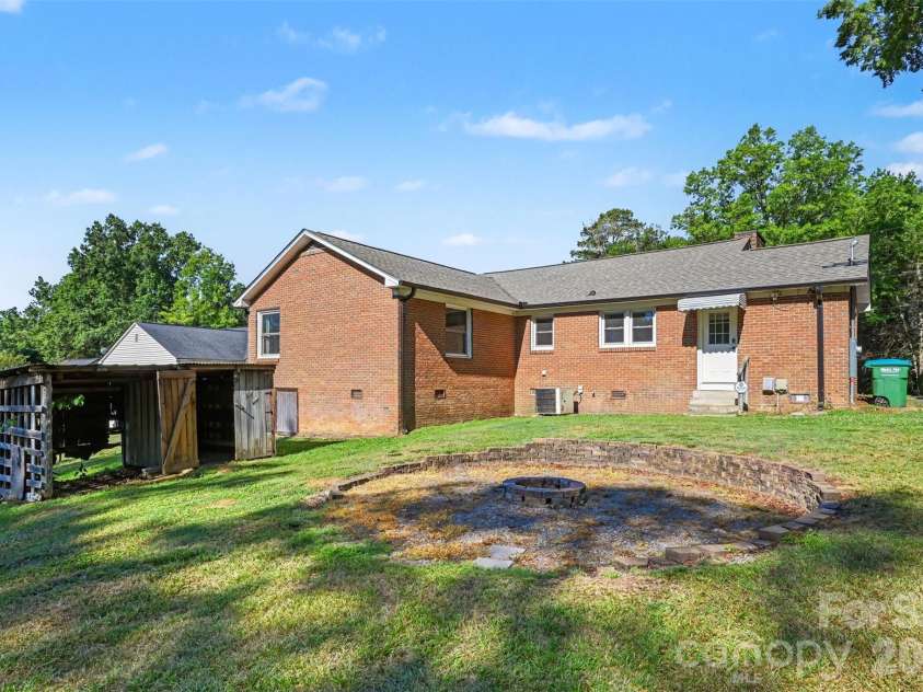 407 Beaver Street, Landis, NC 28088.  MLS# CAR4395164, YatesRealty ID 33520. 