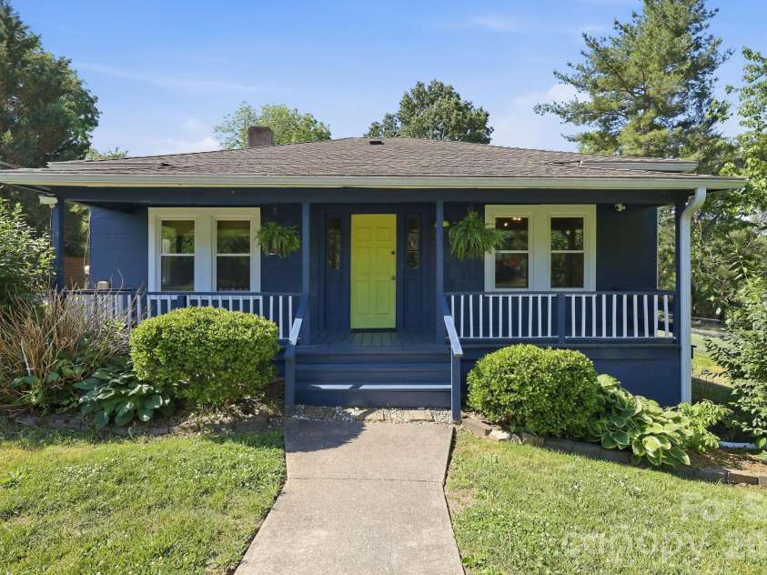 21 Clemmons Street, Asheville, NC 28801.  MLS# CAR4394613, YatesRealty ID 33521. Welcome home!