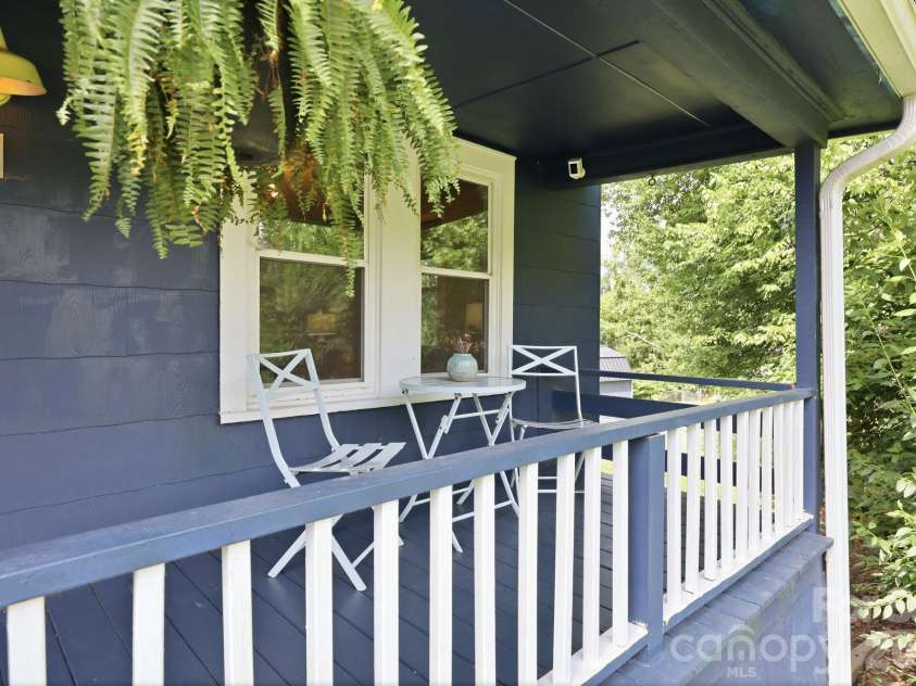 21 Clemmons Street, Asheville, NC 28801.  MLS# CAR4394613, YatesRealty ID 33521. 