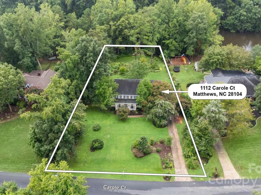 1112 Carole Court, Matthews, NC 28104.  MLS# CAR4274714, YatesRealty ID 33522. 