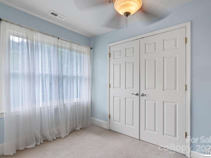 1112 Carole Court, Matthews, NC 28104.  MLS# CAR4274714, YatesRealty ID 33522. 