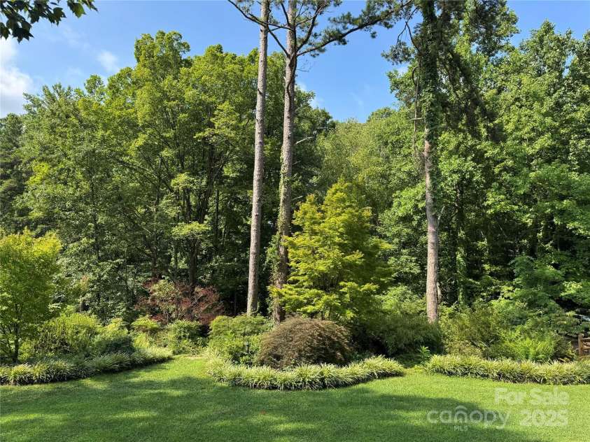 1112 Carole Court, Matthews, NC 28104.  MLS# CAR4274714, YatesRealty ID 33522. Back yard