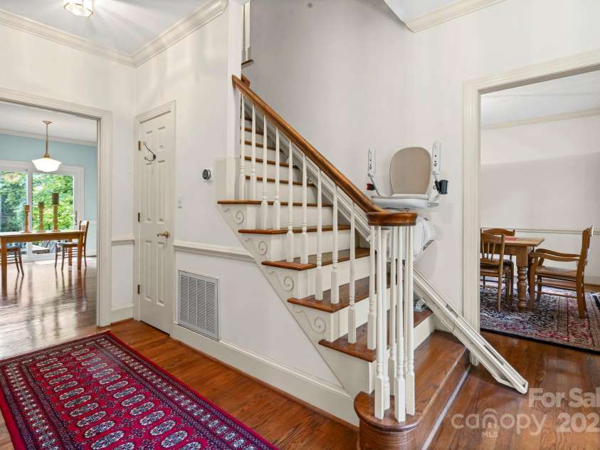 1112 Carole Court, Matthews, NC 28104.  MLS# CAR4274714, YatesRealty ID 33522. Foyer