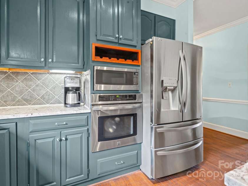 1112 Carole Court, Matthews, NC 28104.  MLS# CAR4274714, YatesRealty ID 33522. Kitchen