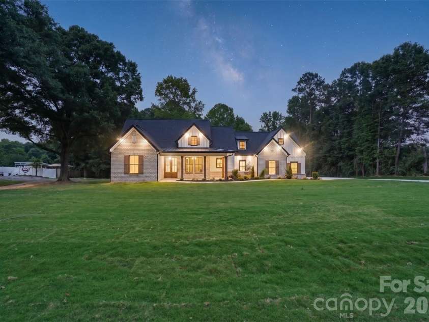 540 Rocklyn Drive, Rock Hill, SC 29730.  MLS# CAR4395280, YatesRealty ID 33522. 