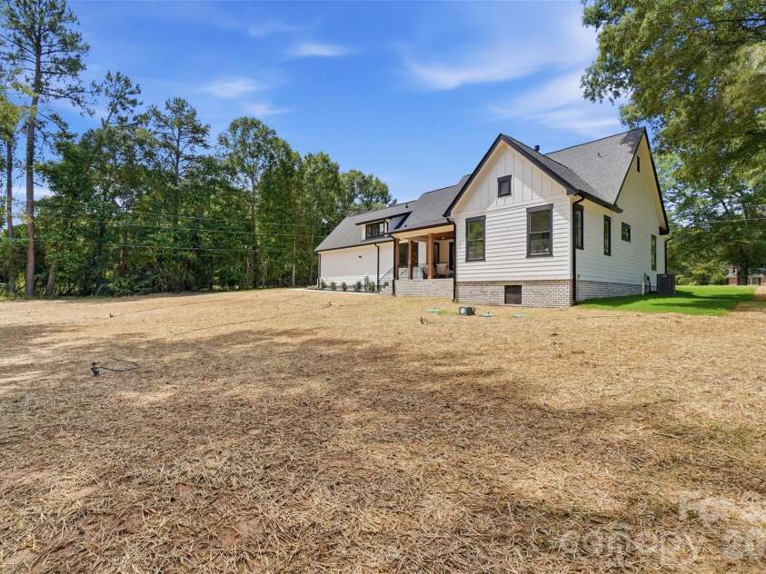 540 Rocklyn Drive, Rock Hill, SC 29730.  MLS# CAR4395280, YatesRealty ID 33522. 