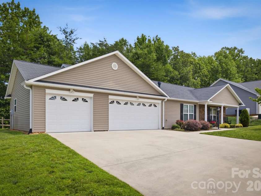 122 Lady Slipper Lane, Valdese, NC 28690.  MLS# CAR4341209, YatesRealty ID 33523. 
