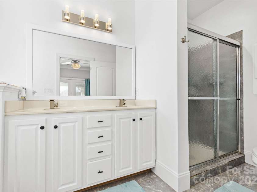 150 Heathrow Lane, Statesville, NC 28677.  MLS# CAR4286345, YatesRealty ID 33524. 