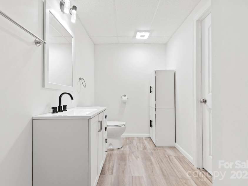 150 Heathrow Lane, Statesville, NC 28677.  MLS# CAR4286345, YatesRealty ID 33524. 