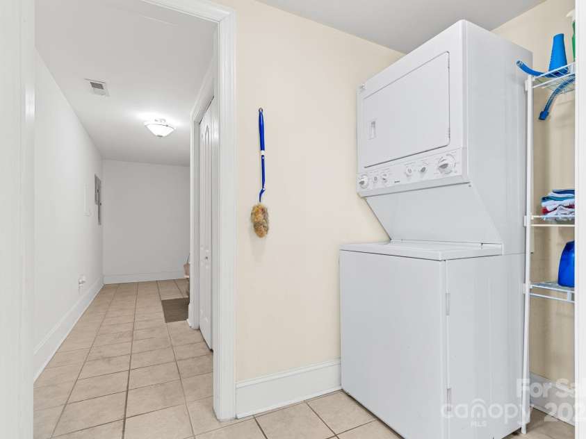 150 Heathrow Lane, Statesville, NC 28677.  MLS# CAR4286345, YatesRealty ID 33524. 