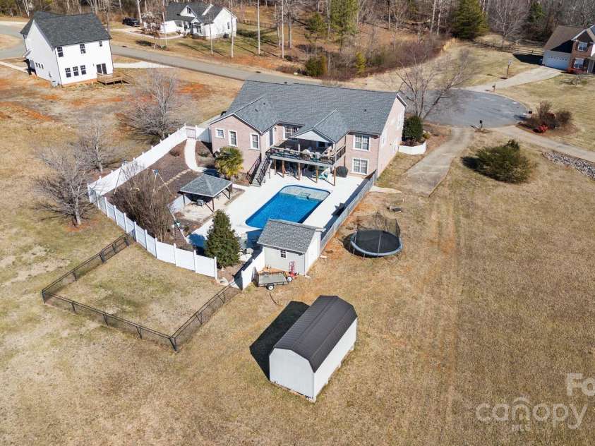 150 Heathrow Lane, Statesville, NC 28677.  MLS# CAR4286345, YatesRealty ID 33524. 