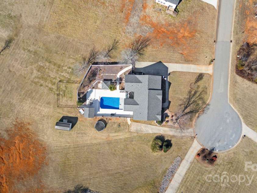 150 Heathrow Lane, Statesville, NC 28677.  MLS# CAR4286345, YatesRealty ID 33524. 