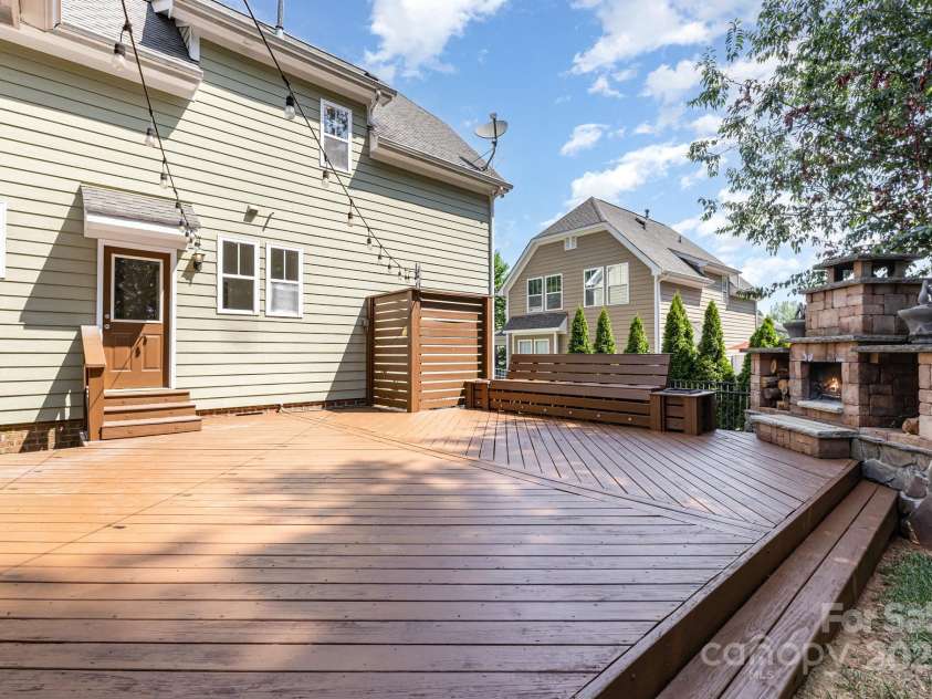 10120 Roosevelt Drive, Huntersville, NC 28078.  MLS# CAR4271359, YatesRealty ID 33526. Large outdoor deck space - freshly painted