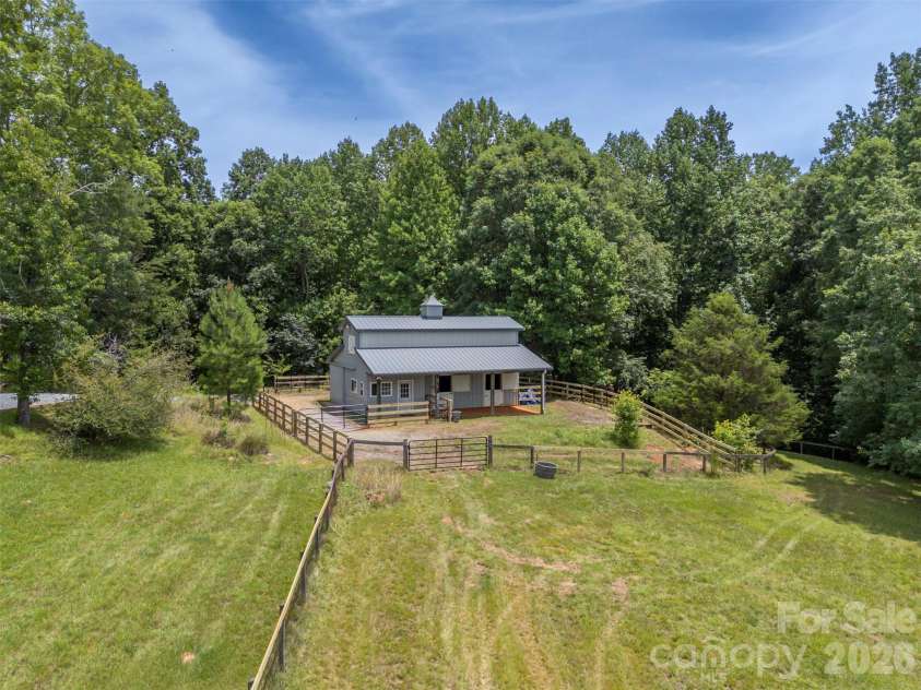 441 Lower Ridgeview Road, Columbus, NC 28722.  MLS# CAR4397784, YatesRealty ID 33527. 
