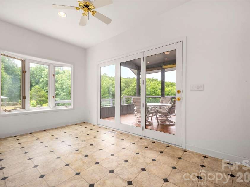 441 Lower Ridgeview Road, Columbus, NC 28722.  MLS# CAR4397784, YatesRealty ID 33527. 