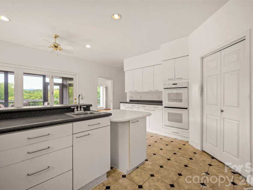 441 Lower Ridgeview Road, Columbus, NC 28722.  MLS# CAR4397784, YatesRealty ID 33527. 