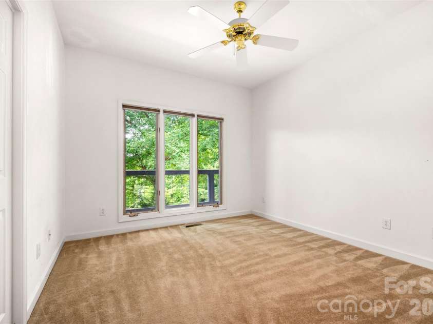 441 Lower Ridgeview Road, Columbus, NC 28722.  MLS# CAR4397784, YatesRealty ID 33527. 