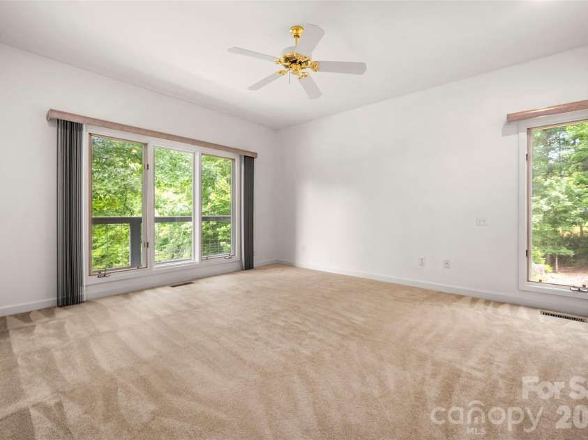441 Lower Ridgeview Road, Columbus, NC 28722.  MLS# CAR4397784, YatesRealty ID 33527. 
