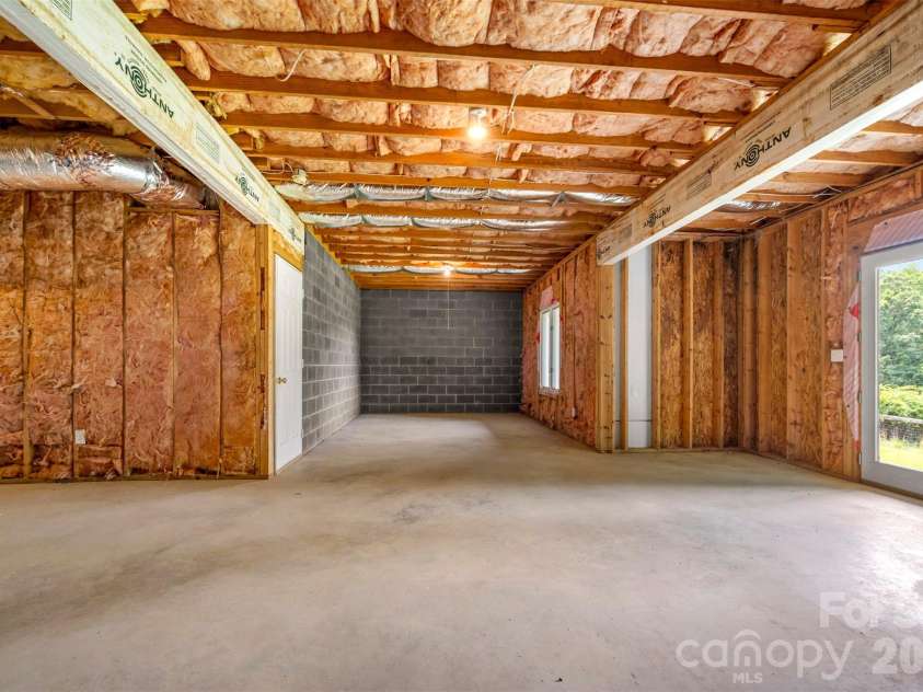 441 Lower Ridgeview Road, Columbus, NC 28722.  MLS# CAR4397784, YatesRealty ID 33527. 