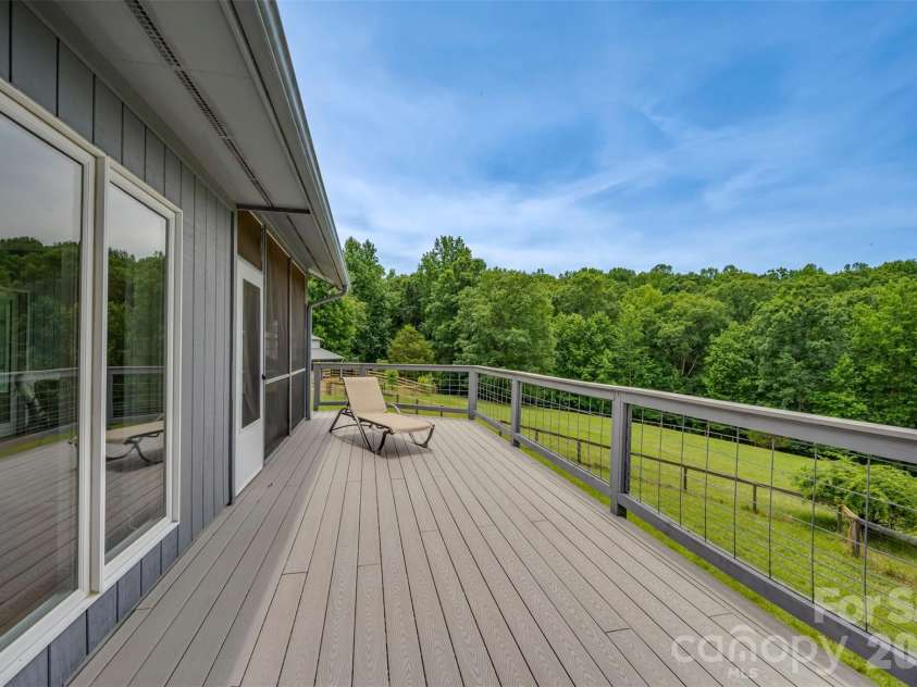 441 Lower Ridgeview Road, Columbus, NC 28722.  MLS# CAR4397784, YatesRealty ID 33527. 
