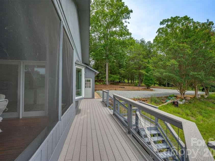 441 Lower Ridgeview Road, Columbus, NC 28722.  MLS# CAR4397784, YatesRealty ID 33527. 