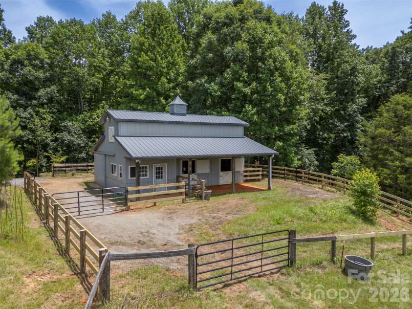 441 Lower Ridgeview Road, Columbus, NC 28722.  MLS# CAR4397784, YatesRealty ID 33527. 