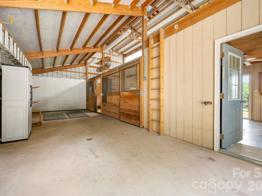 441 Lower Ridgeview Road, Columbus, NC 28722.  MLS# CAR4397784, YatesRealty ID 33527. 