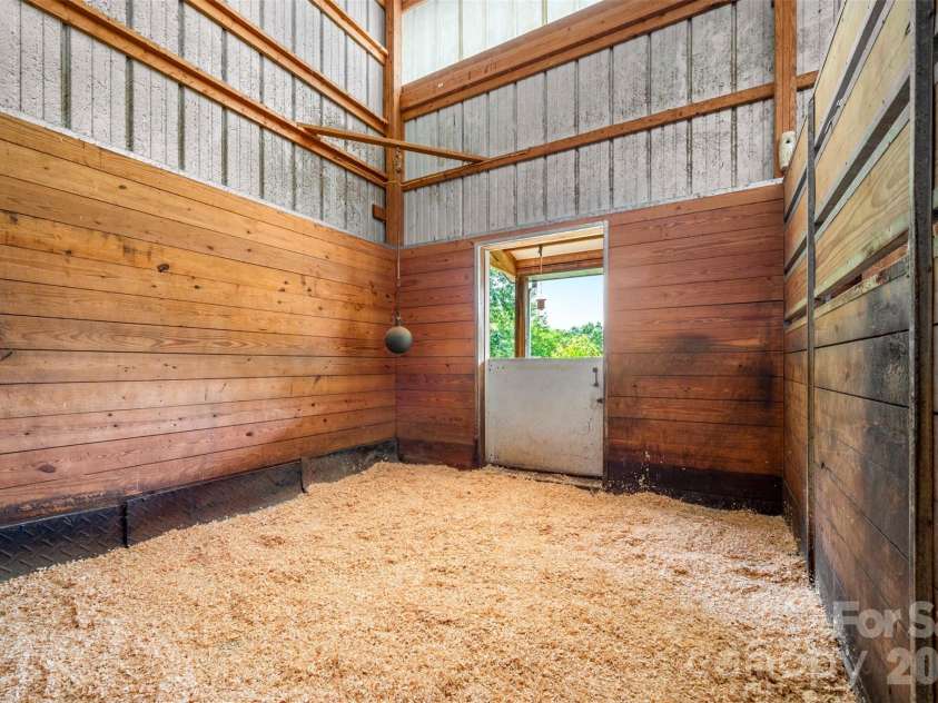441 Lower Ridgeview Road, Columbus, NC 28722.  MLS# CAR4397784, YatesRealty ID 33527. 