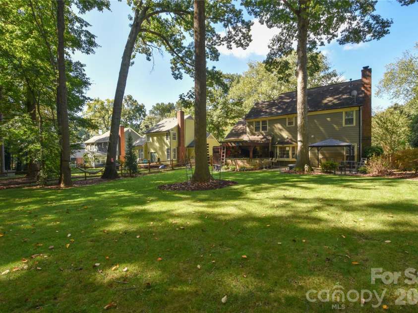 135 Southhaven Drive, Mooresville, NC 28117.  MLS# CAR4389548, YatesRealty ID 33528. 
