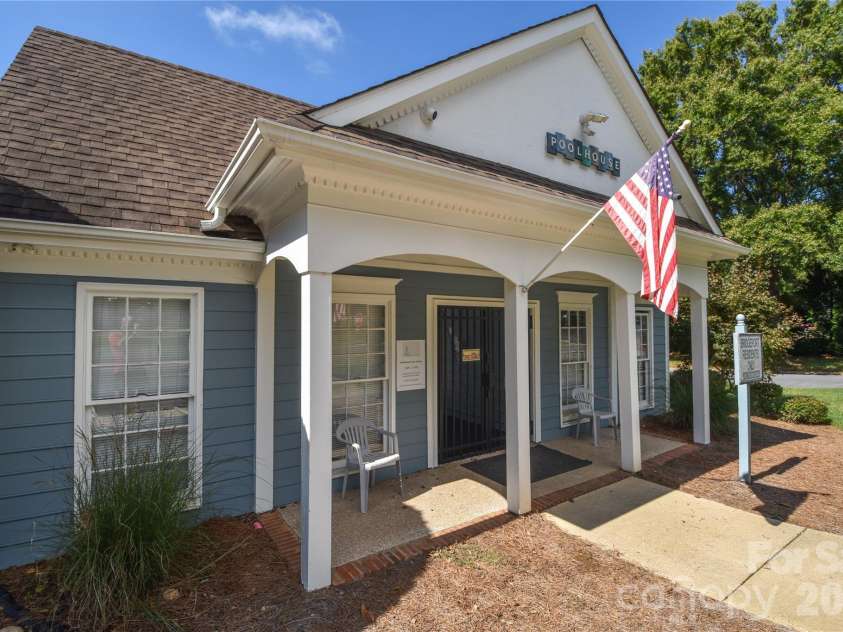 135 Southhaven Drive, Mooresville, NC 28117.  MLS# CAR4389548, YatesRealty ID 33528. 