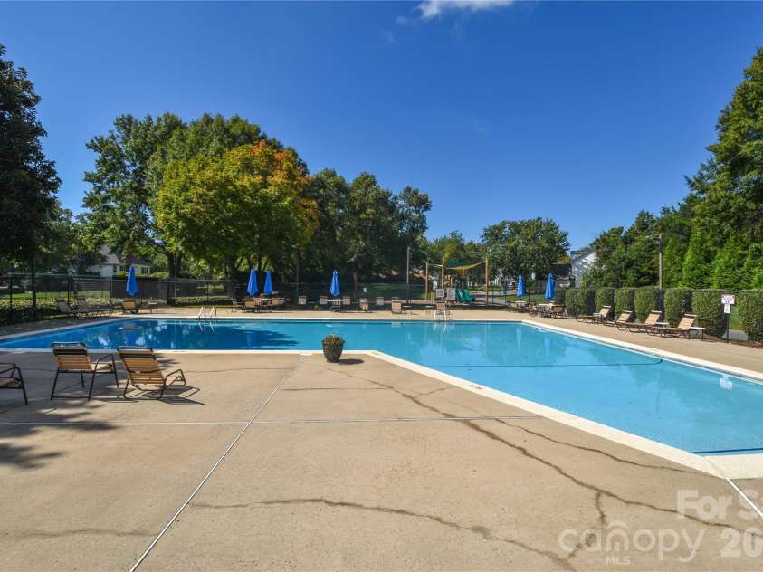 135 Southhaven Drive, Mooresville, NC 28117.  MLS# CAR4389548, YatesRealty ID 33528. 
