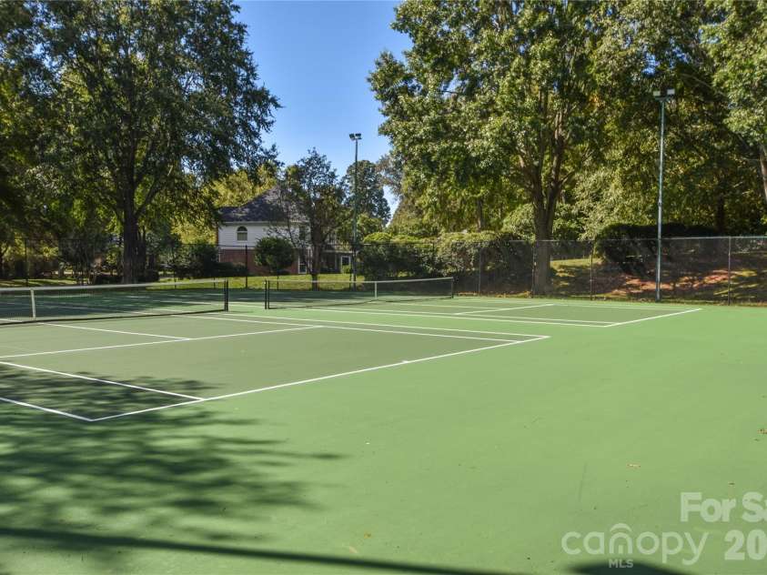 135 Southhaven Drive, Mooresville, NC 28117.  MLS# CAR4389548, YatesRealty ID 33528. 