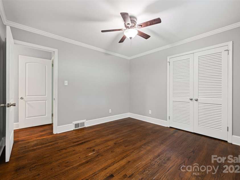 1045 Dooley Drive, Charlotte, NC 28227.  MLS# CAR4291515, YatesRealty ID 33529. 