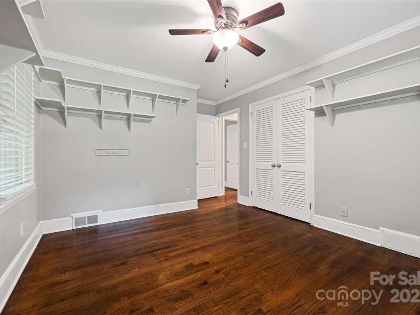 1045 Dooley Drive, Charlotte, NC 28227.  MLS# CAR4291515, YatesRealty ID 33529. 