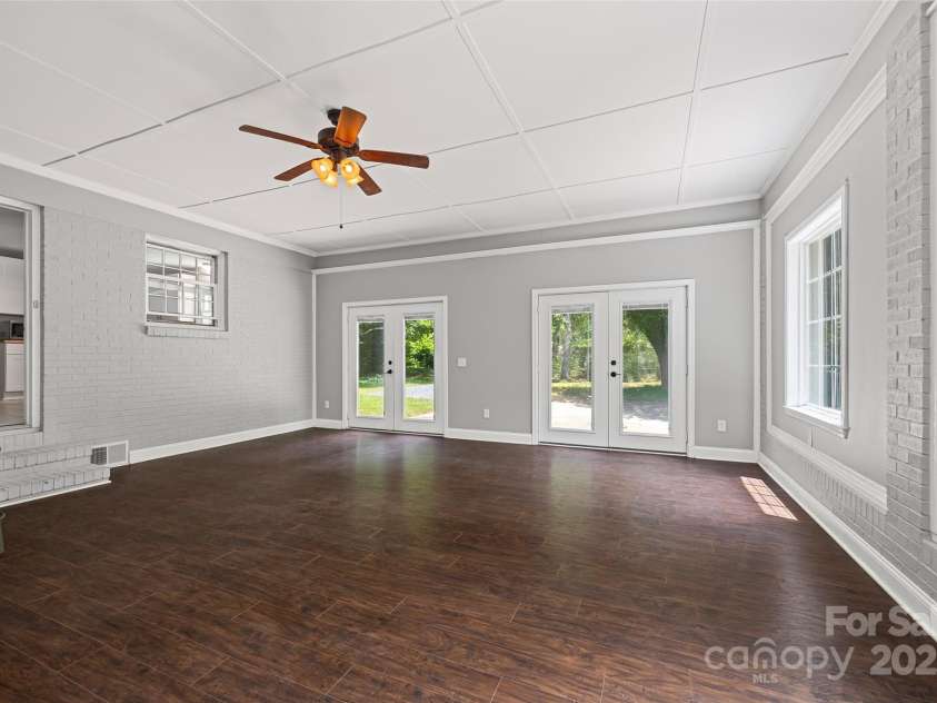 1045 Dooley Drive, Charlotte, NC 28227.  MLS# CAR4291515, YatesRealty ID 33529. 