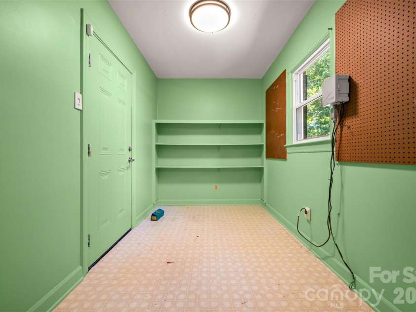 271 McCall Drive, Forest City, NC 28043.  MLS# CAR4394926, YatesRealty ID 33529. Flex Space/Laundry