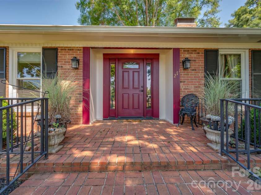 271 McCall Drive, Forest City, NC 28043.  MLS# CAR4394926, YatesRealty ID 33529. Front Porch