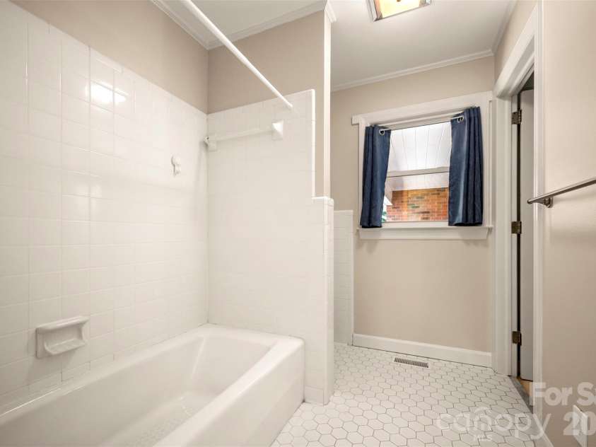 271 McCall Drive, Forest City, NC 28043.  MLS# CAR4394926, YatesRealty ID 33529. Hall Bath