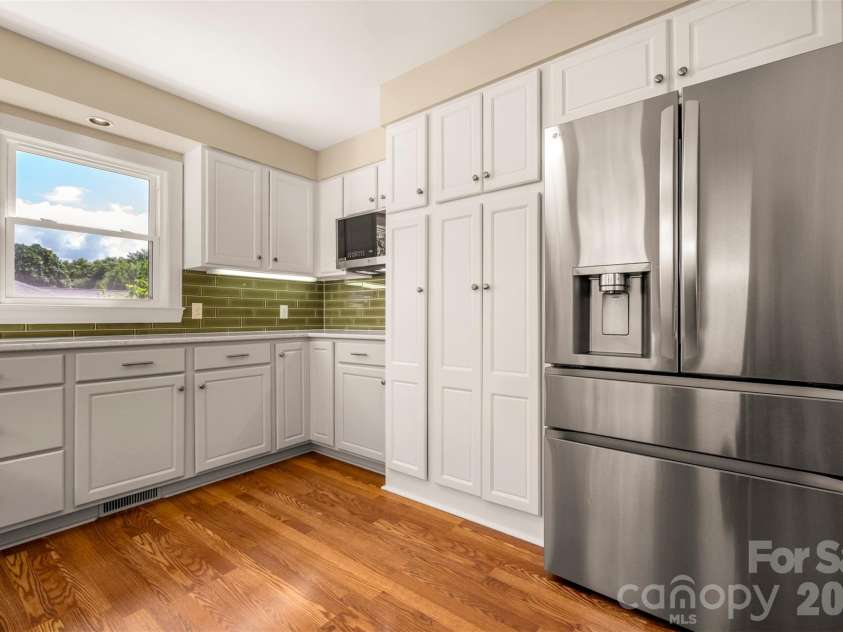 271 McCall Drive, Forest City, NC 28043.  MLS# CAR4394926, YatesRealty ID 33529. Kitchen